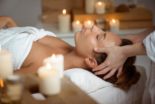 Imagem do curso Profº Regiane Queiroz � Massagem Modeladora E Spa