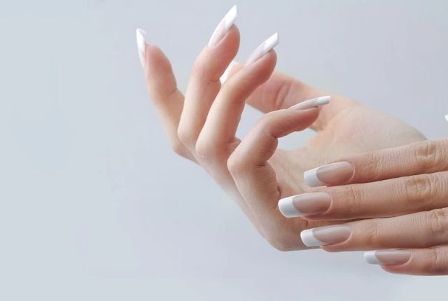 Imagem do curso Vólia -  Alongamento De Unhas Em Gel Básico Prático Molde F1